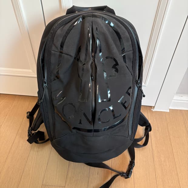 몽클레어 백팩 블랙