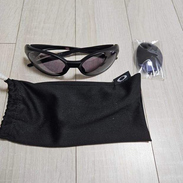 오클리 아이자켓 리덕스 블랙 1회 실내착 새제품