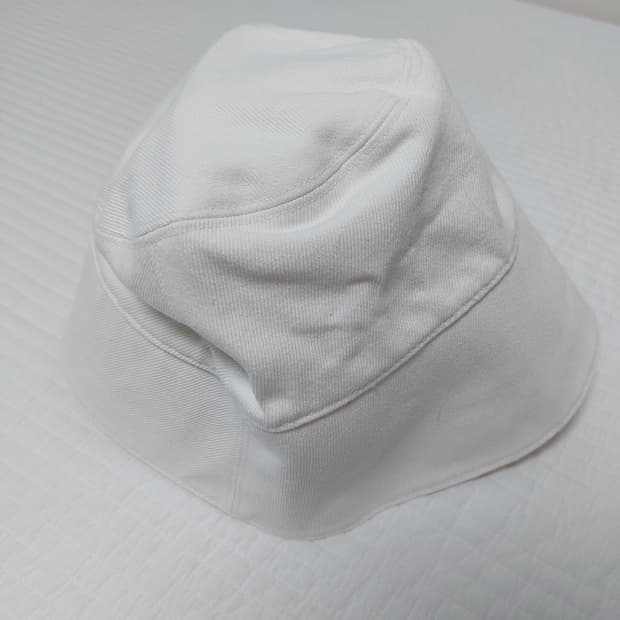 코스 화이트 데님 버킷햇