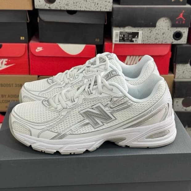 뉴발란스 740v2 화이트 실버 메탈릭