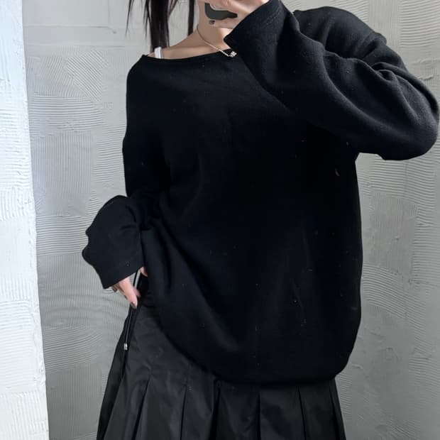 Saint James 세인트제임스 블랙컬러 보트넥 울 니트