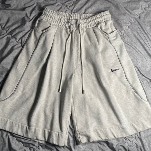 아더에러 테버 로고 쇼츠 오트밀 A3