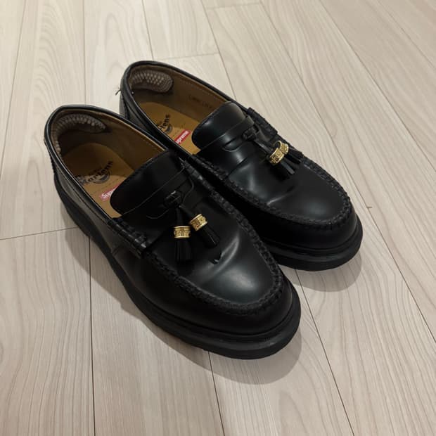 슈프림 닥터마틴 펜톤 테슬 로퍼 블랙 270