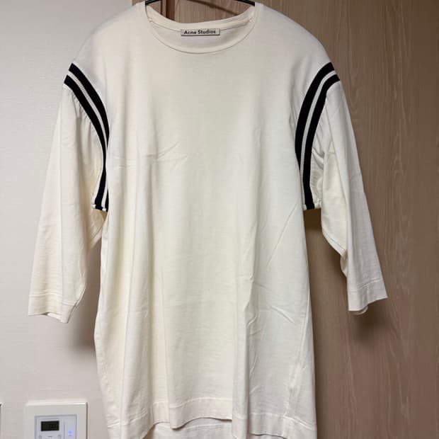 아크네스튜디오 티셔츠