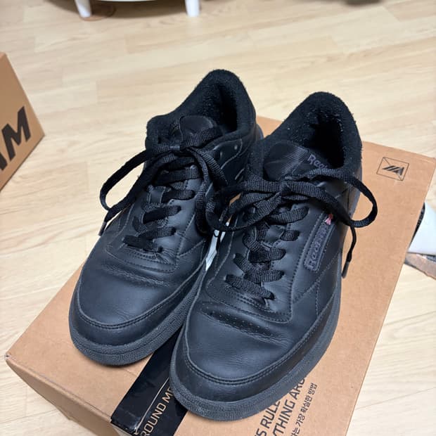 리복 클럽 C 85 트리플블랙 275