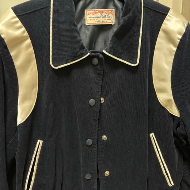 반원아뜰리에 바시티 판매합니다