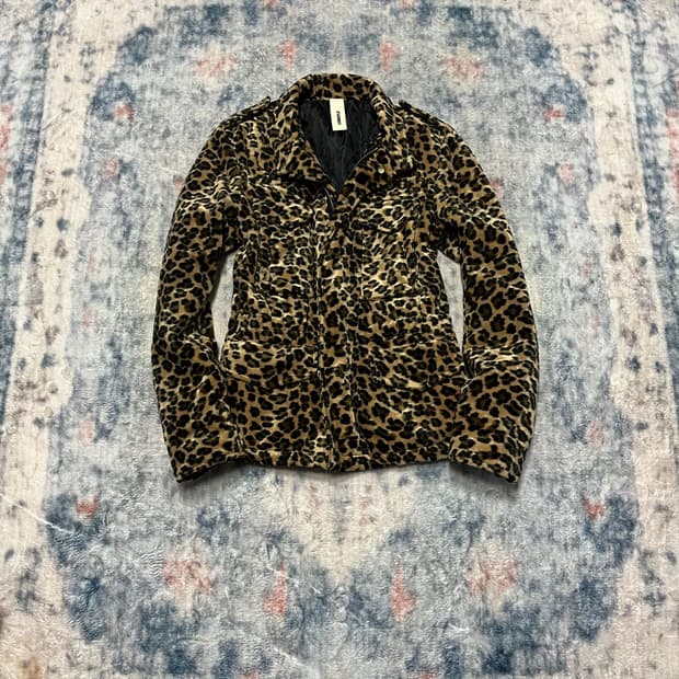Attachment leopard fur jacket