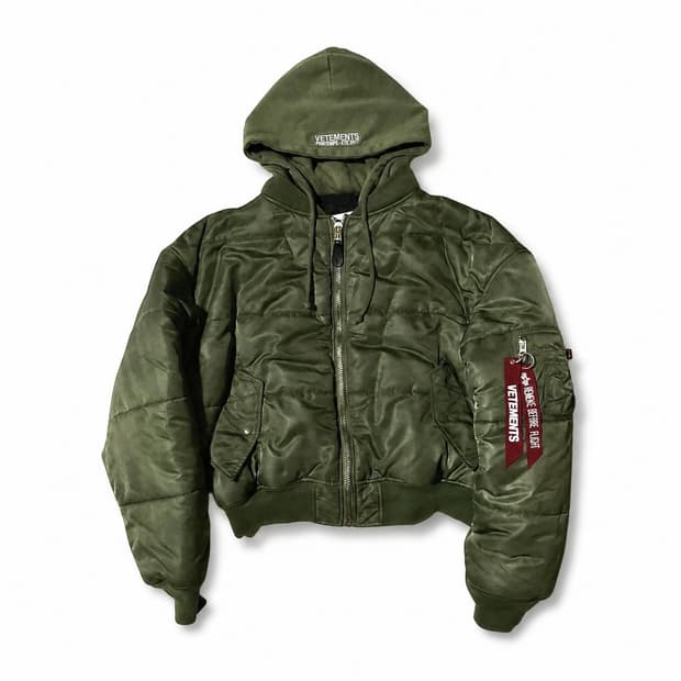 베트멍 AW17 리버시블 알파인더스트리 크롭 패디드 봄버