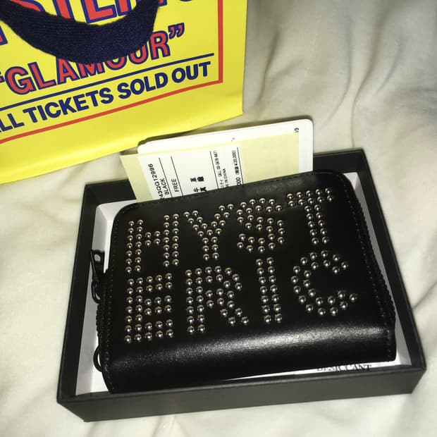 히스테릭 글래머 스터드 라운드 지퍼 지갑