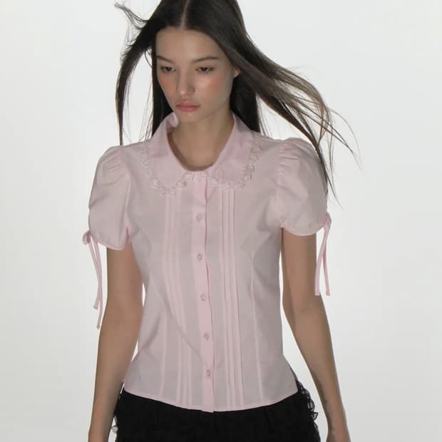 크랭크 핀턱 레이스 카라 블라우스