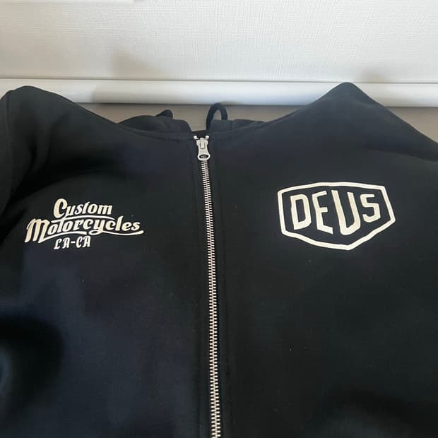 데우스 엑스마키나 후드집업