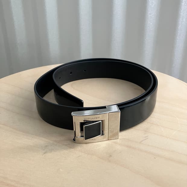 [80] Saint Laurent 에나멜 버클 벨트 블랙