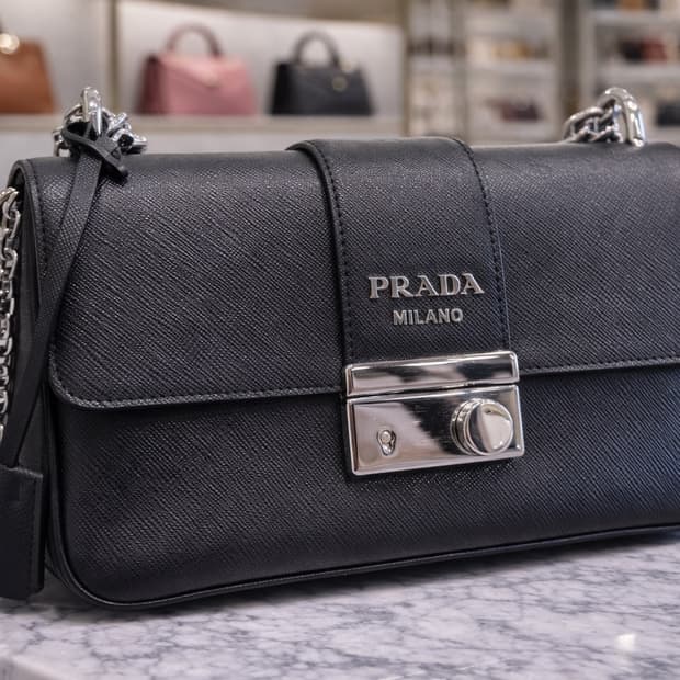 [S급] 프라다 사피아노 패들락 체인 숄더백 판매합니다!!!