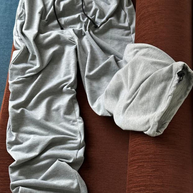 Light poly wide design training pants