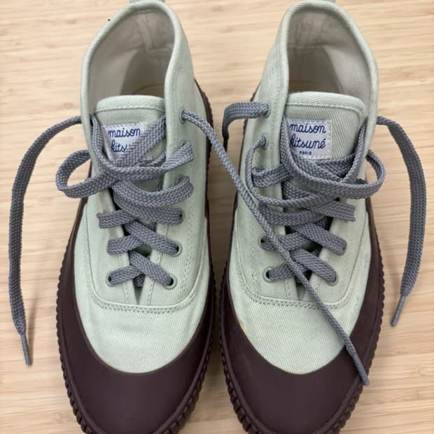[메종키츠네] 다크브라운/민트 튜브스니커즈