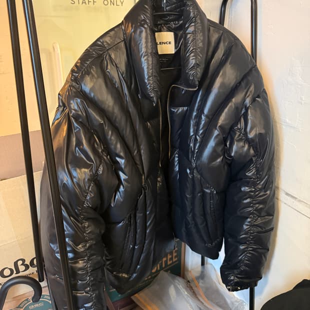 (L) :인사일런스 웨이브라인 다운 자켓 BLACK