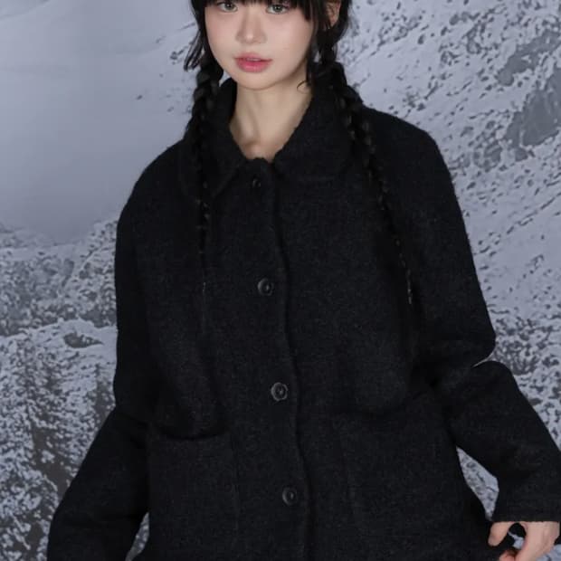 나이엔 라운드 플라켓 숏 코트블랙