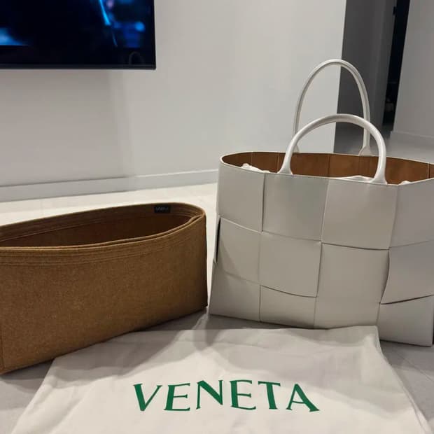 보테가베네타 아르코 토트백 라지