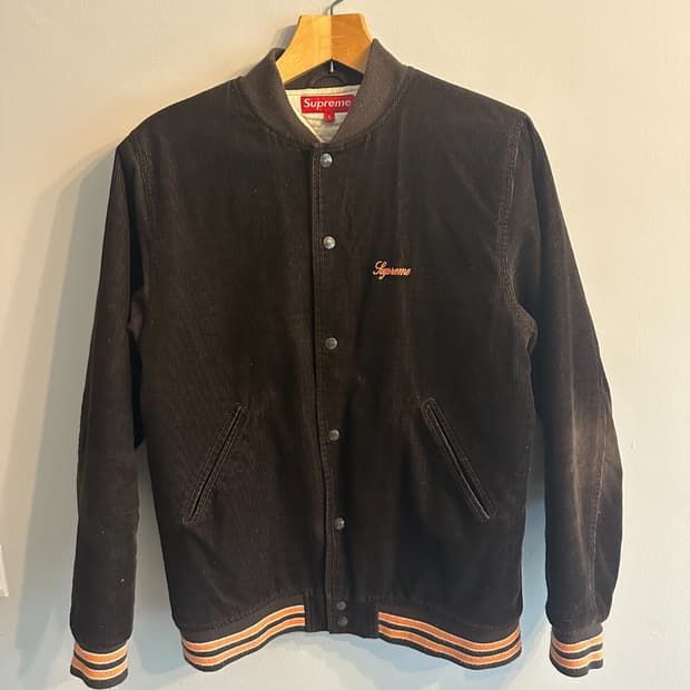 슈프림 올드 잉글리쉬 코듀로이 바시티 자켓