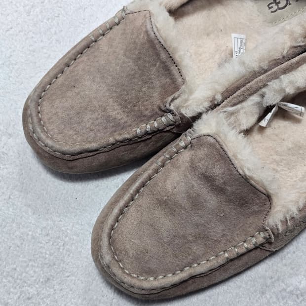 UGG 어그 모카신 슬리퍼 스웨이드 260