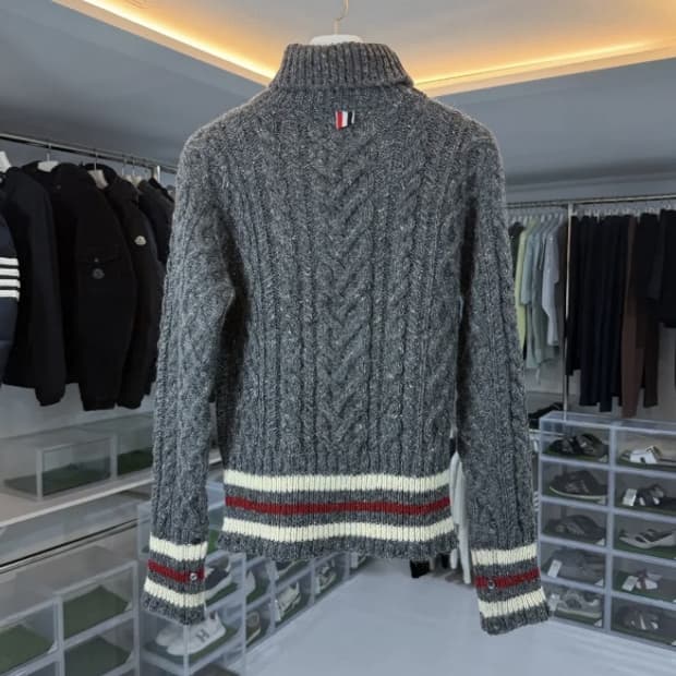 [정품] 톰브라운 케이블 터틀넥 배색 니트 그레이 M 