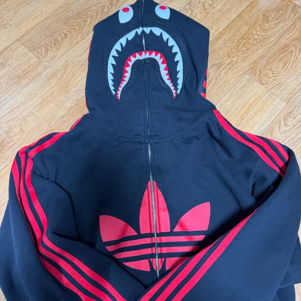 베이프 샤크후드 아디다스