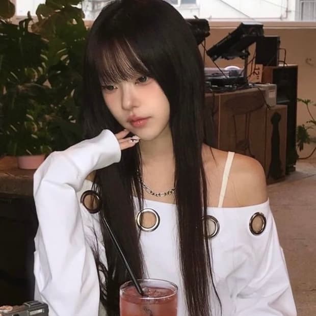 플리즈노팔로우 Kealy Eyelet 오프숄더 롱슬리브 맨투맨 화이트