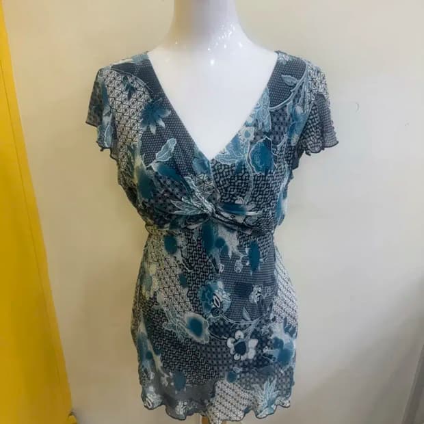 vtg 블루 플라워 패턴 브이넥 튜닉 블라우스 