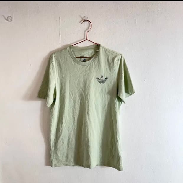 아디다스 오리지널스 민트 스몰 로고 티셔츠 (s)