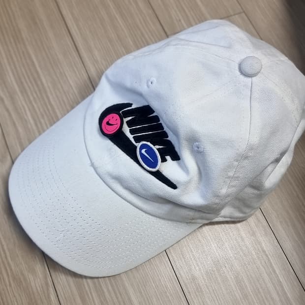 나이키 스마일 볼캡 화이트(f)