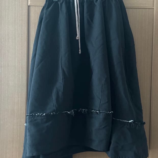 (네고가능) 꼼데가르송 꼼데가르송 디스트로이 포인트 스커트 (블랙, M)