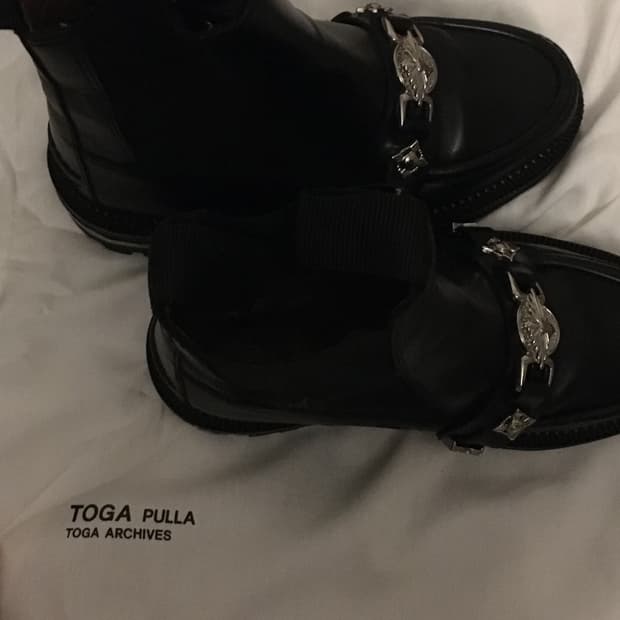 Toga pulla 토가 풀라 스터드 데코 레더 첼시부츠 35