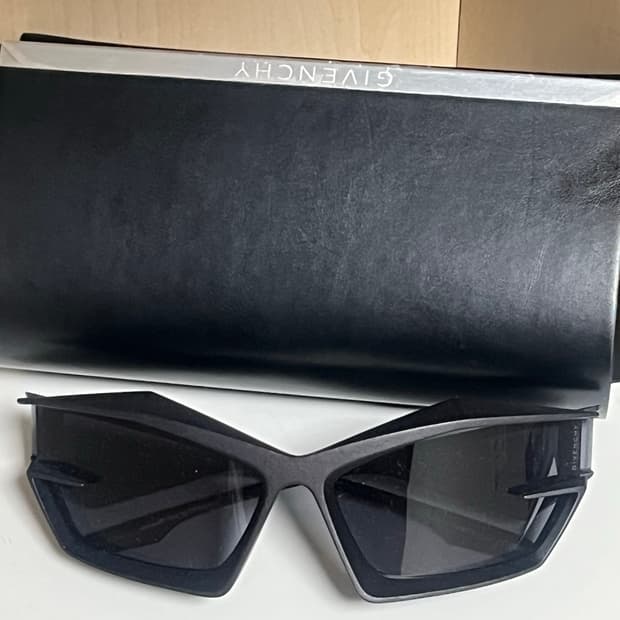 지방시 선글라스