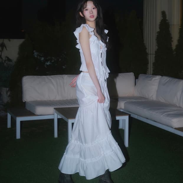 뉴얼린 퓨어 레이스 프릴 롱 스커트 화이트