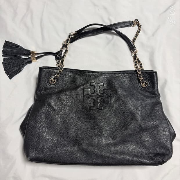 토리버치 블랙 레더 체인 숄더백 태슬 장식