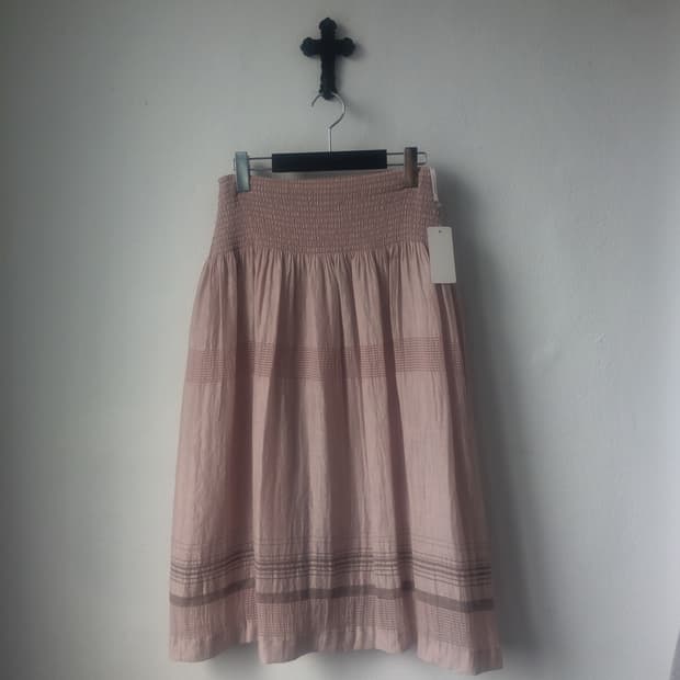 Line detail skirt