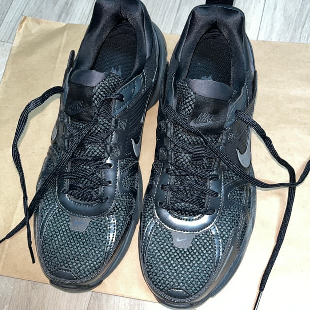 나이키 V2K 런 블랙