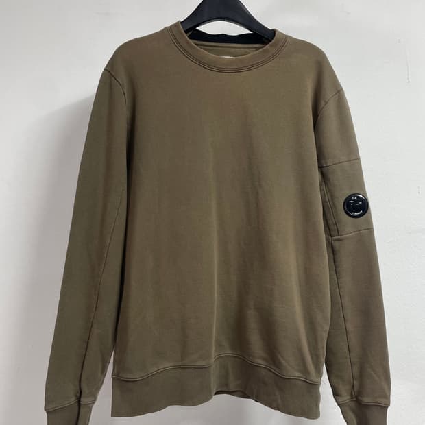 CP컴퍼니 렌즈 스웻 맨투맨 (on.526)