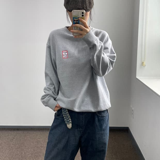 Have a good time 해브어굿타임 스몰로고 그레이 맨투맨