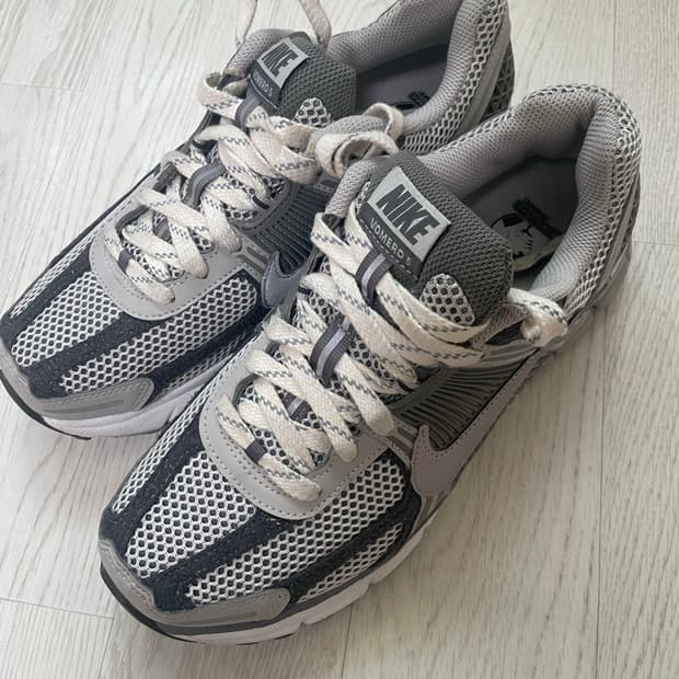 나이키 줌 보메로5 아이언오어 255