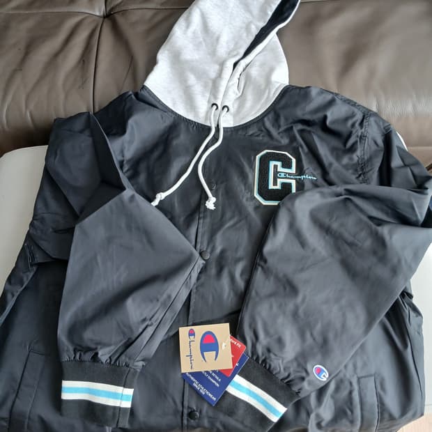 새제품 Champion 바람막이 XL 