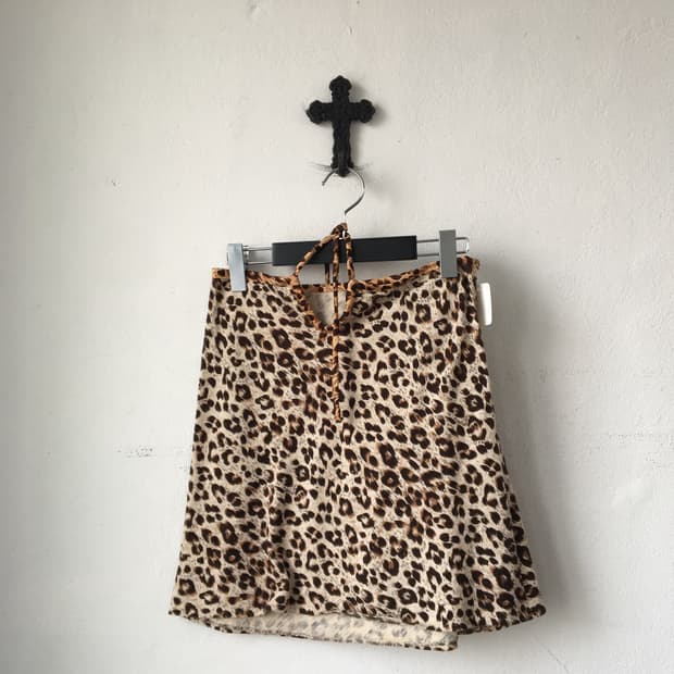 Leopard pattern holter neck top