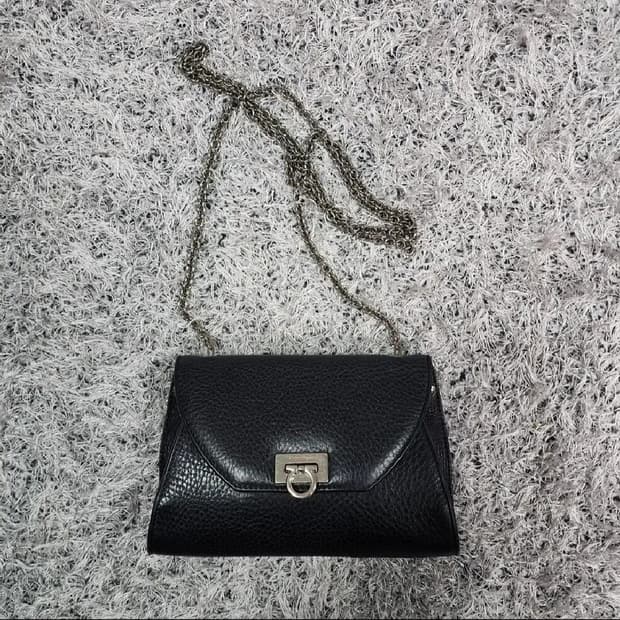 페라가모 체인 미니 크로스백