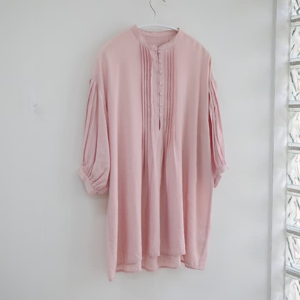  Light pink pleats blouse