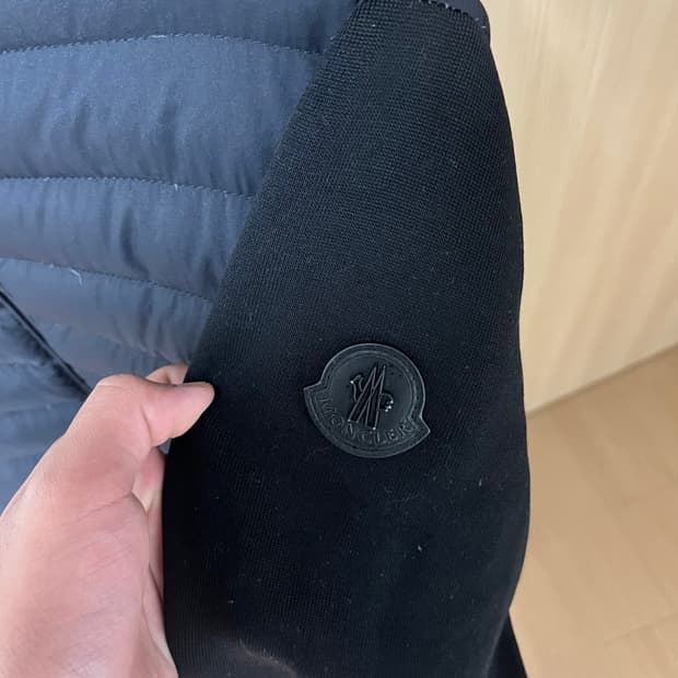 몽클레어니트패딩 블랙와펜 m