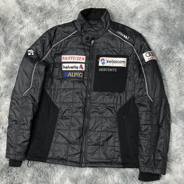 데상트 아우디 레플리카 블랙 점퍼 XL