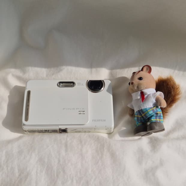 🤍작례 📷fujifilm finepix Z300 화이트  💭