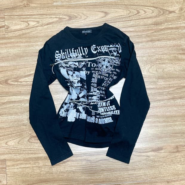 빈티지 블랙 레터링 자크 긴팔 티셔츠 오네갸루 긱시크 그런지 베메클깔