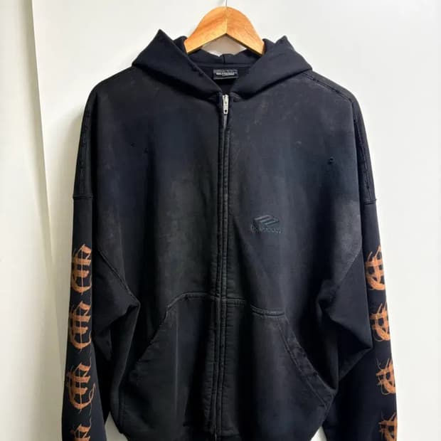 발렌시아가 헤비메탈 후드집업 라지핏 판매합니다.