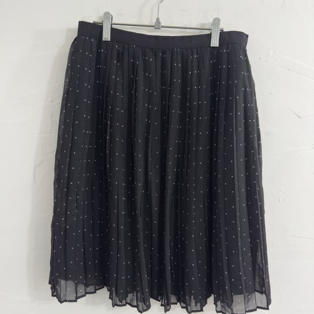 uniqlo dot pleats skirt